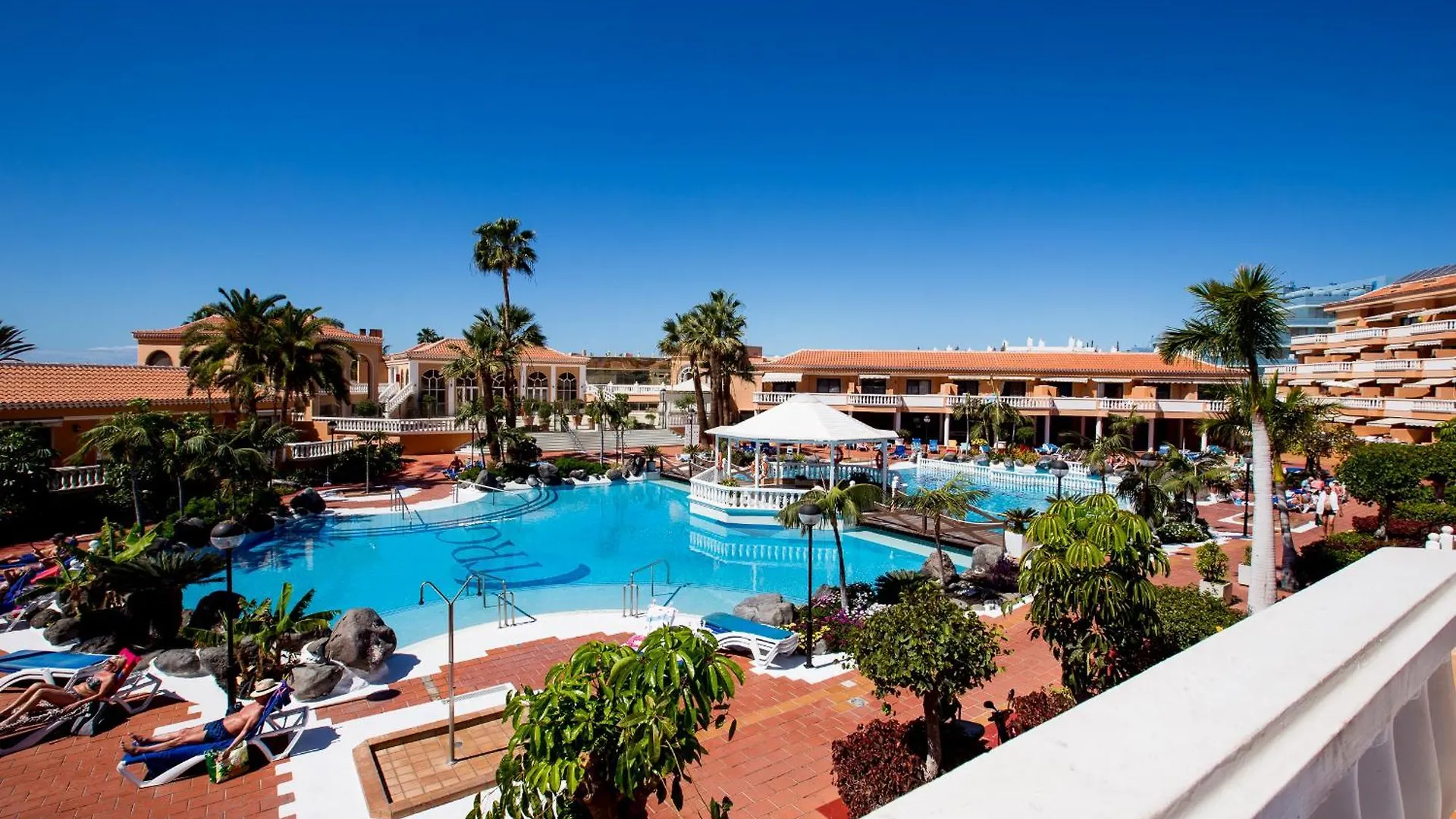 Beachfront Bliss - Tenerife Royal Gardens 플라야데라스아메리카스 아파트
