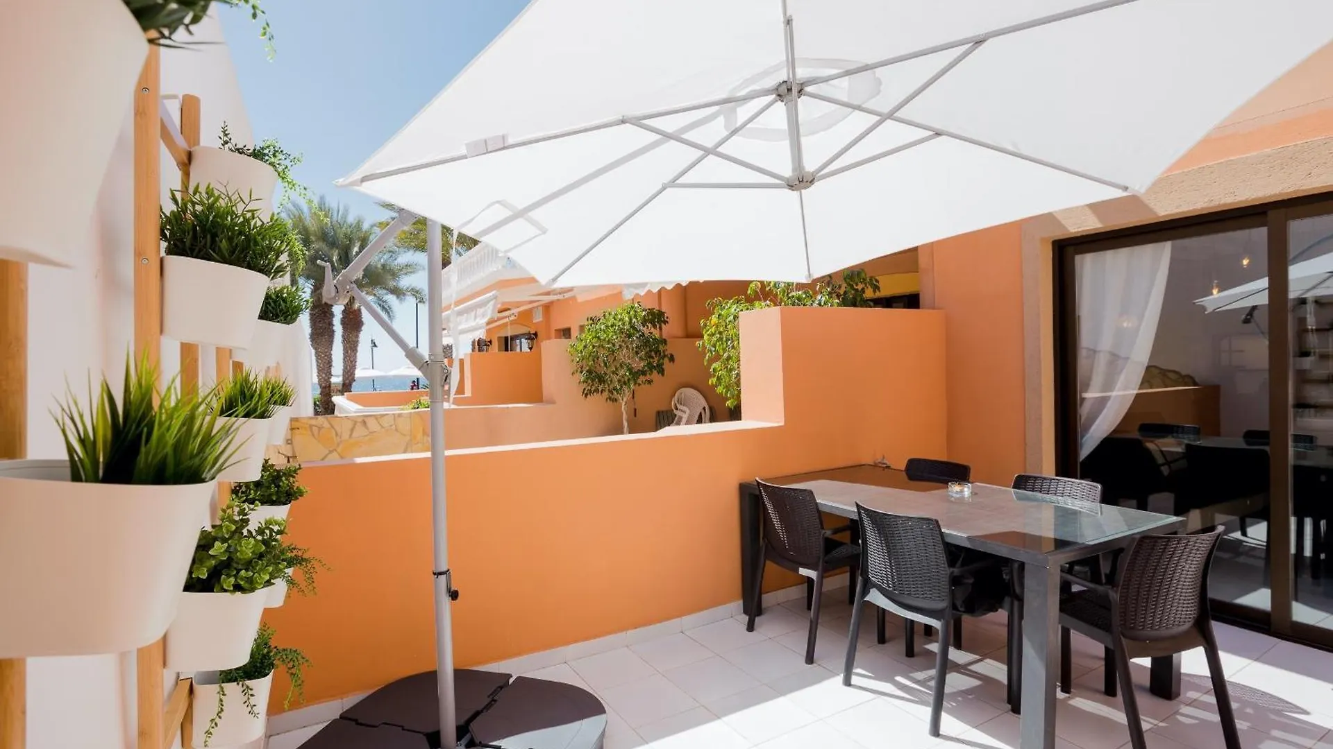 Beachfront Bliss - Tenerife Royal Gardens Playa de las Américas 0*,