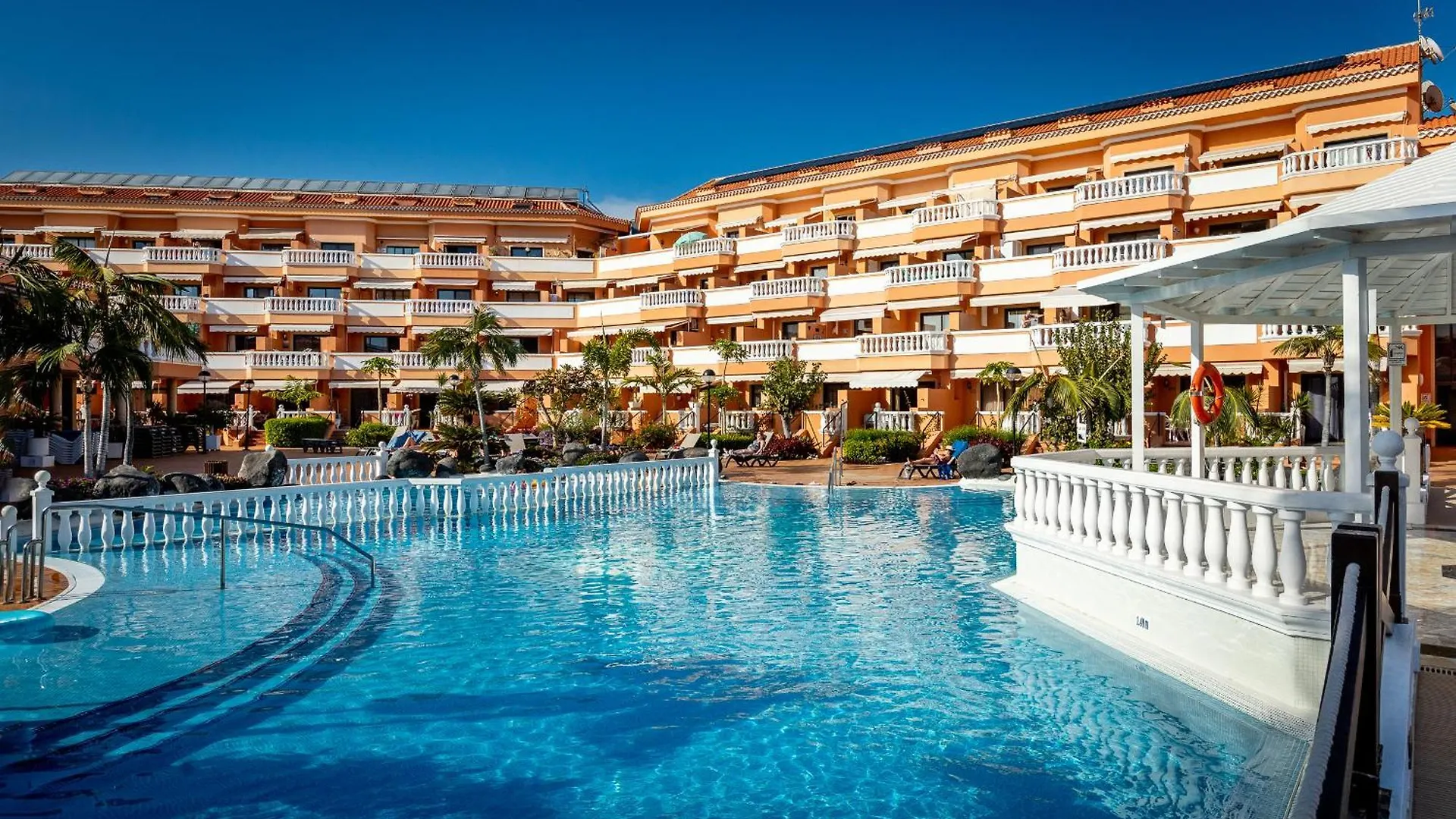 Beachfront Bliss - Tenerife Royal Gardens 플라야데라스아메리카스 0*,  스페인