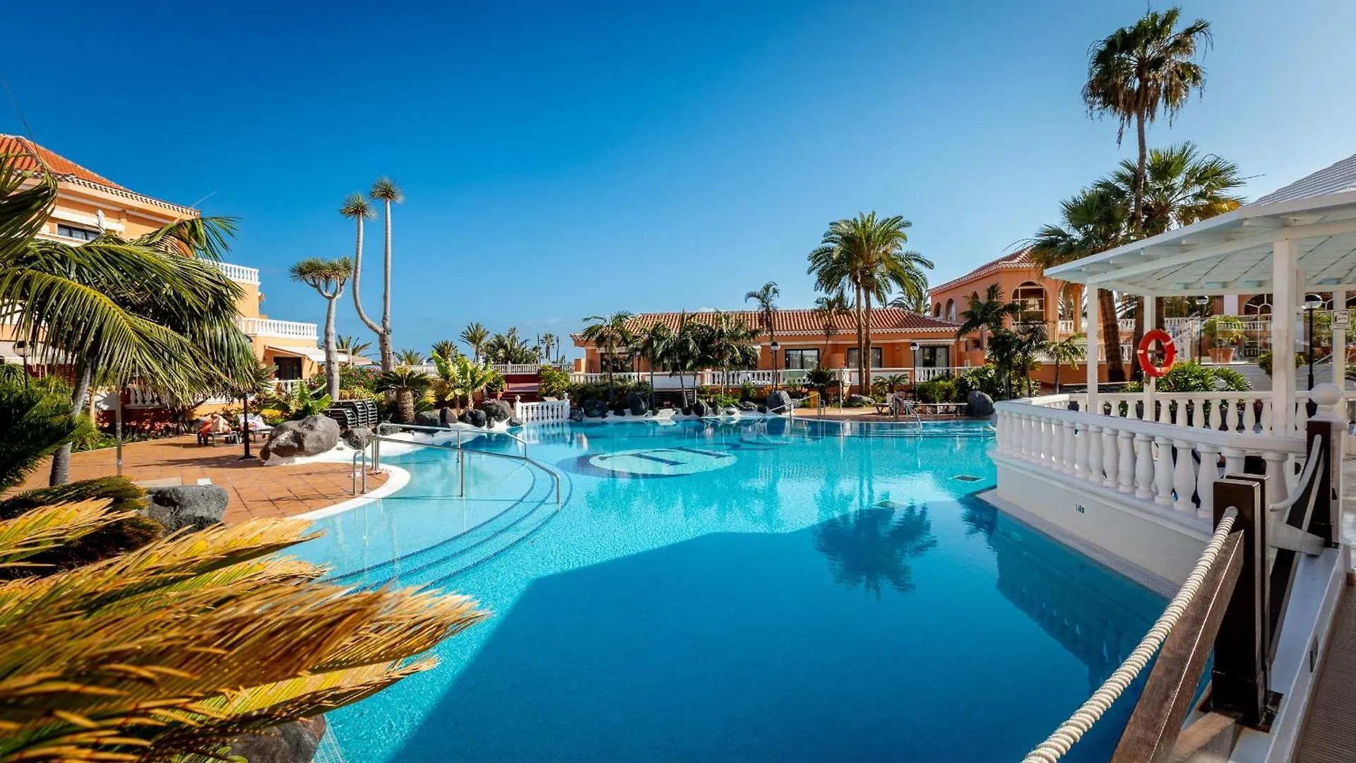 Beachfront Bliss - Tenerife Royal Gardens Playa de las Américas 0*,